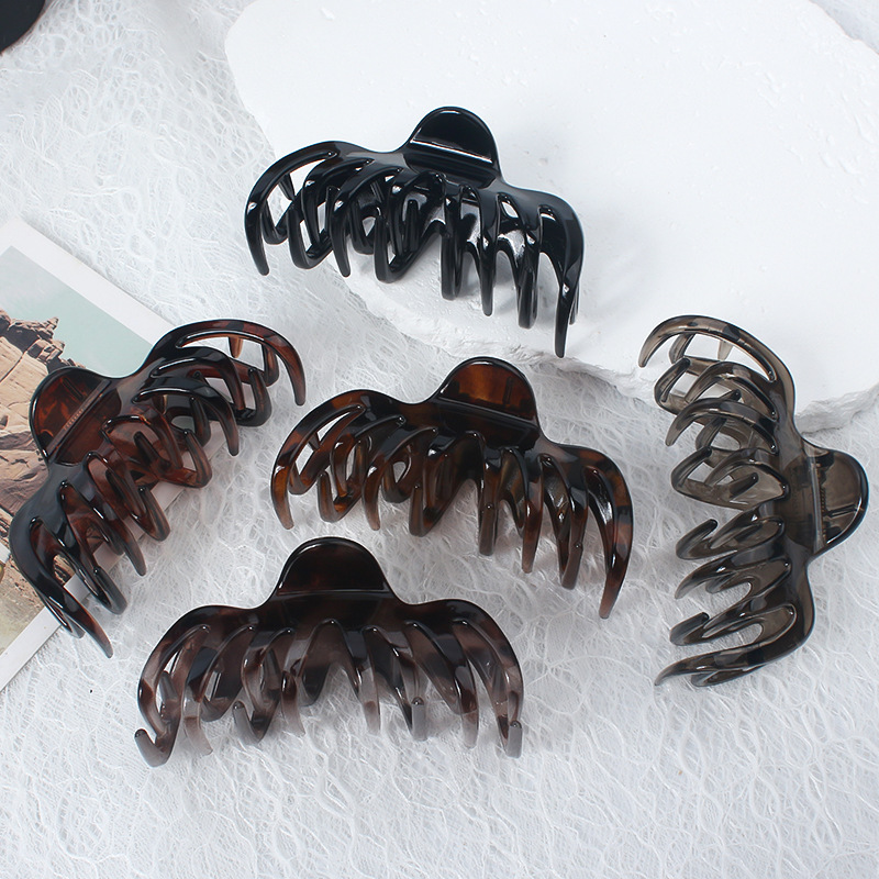 High-End Retro Large Claw Clip for Women, New Leopard Print Shark Clip, Versatile Hair Accessory, Direct from the Manufacturer