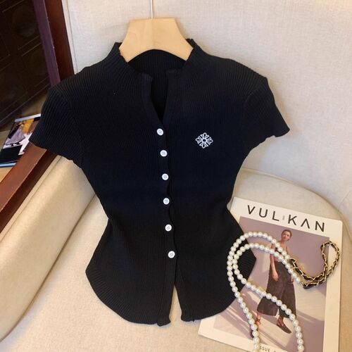 Design sense Korean single-breasted V-neck short-sleeved knitted cardigan women's 2025 summer new style temperament slim short top