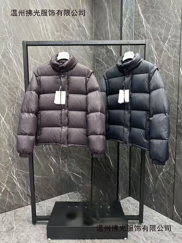 Cycling Moncler down Jacket with Large Logo, Detachable Sleeves, Winter Style for Men and Women, Convertible to a Vest
