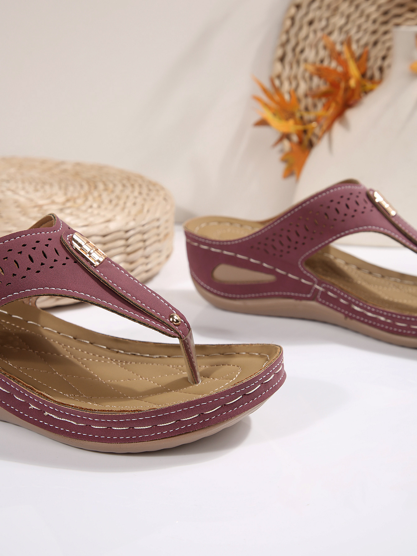 Women's Plus Size Platform Flip Flops Hollowed Out Wedge Heel Sandals Summer New Style Beach Sandals Wholesale Size 43_vogvips.com