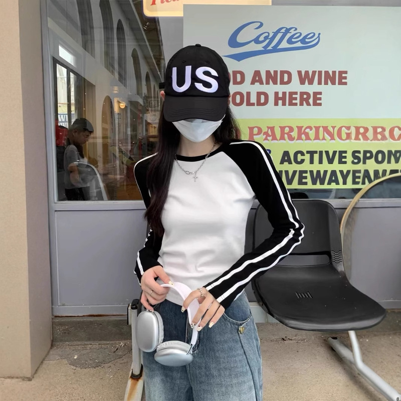 Women's T-Shirt for Spring and Autumn, Versatile Top, Rayon, Black and White Color-Blocking, Raglan, Slim-Fit, Long-Sleeve Base Shirt with Artistic Style Women's T-Shirt for Spring and Autumn, Versatile Top, Rayon, Black and White Color-Blocking, Raglan, Slim-Fit, Long-Sleeve Base Shirt with Artistic Style