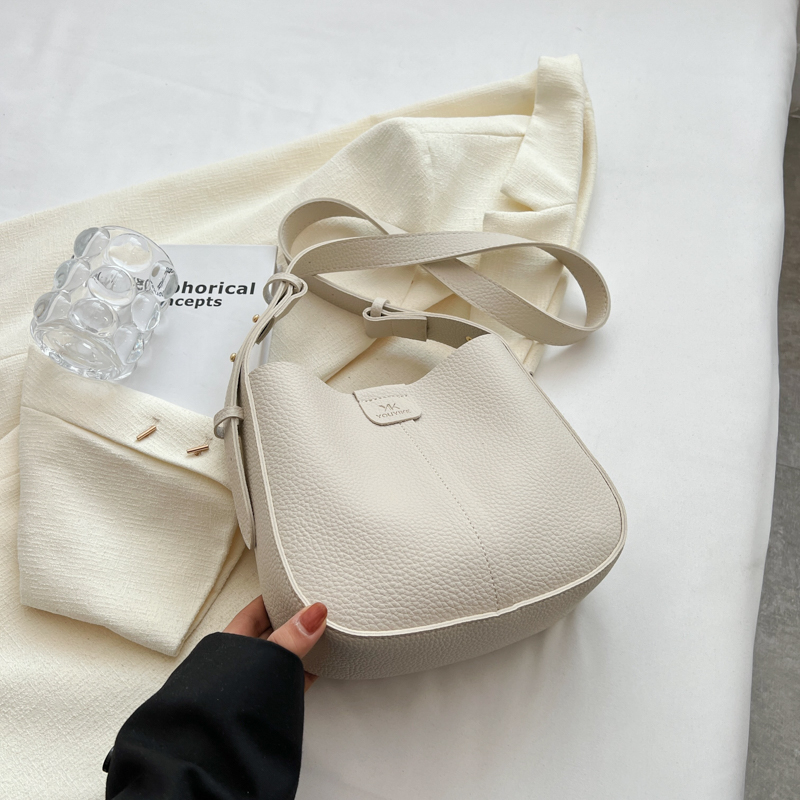 Bolso de hombro de cuero suave para mujer 2023, diseño de nicho, gran capacidad, estilo cubo