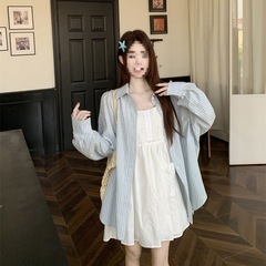 韓国の甘い重工業立体刺繍サスペンダードレスデザインブルーの爽やかなストライプシャツ2点セット