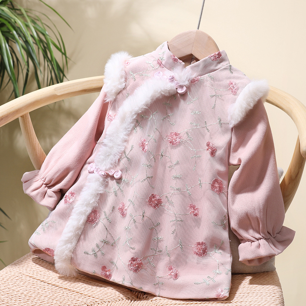Conjunto de invierno para niña con traje Tang de estilo chino y vestido cheongsam, forrado de lana y engrosado, atuendo de Año Nuevo para niños a la moda.