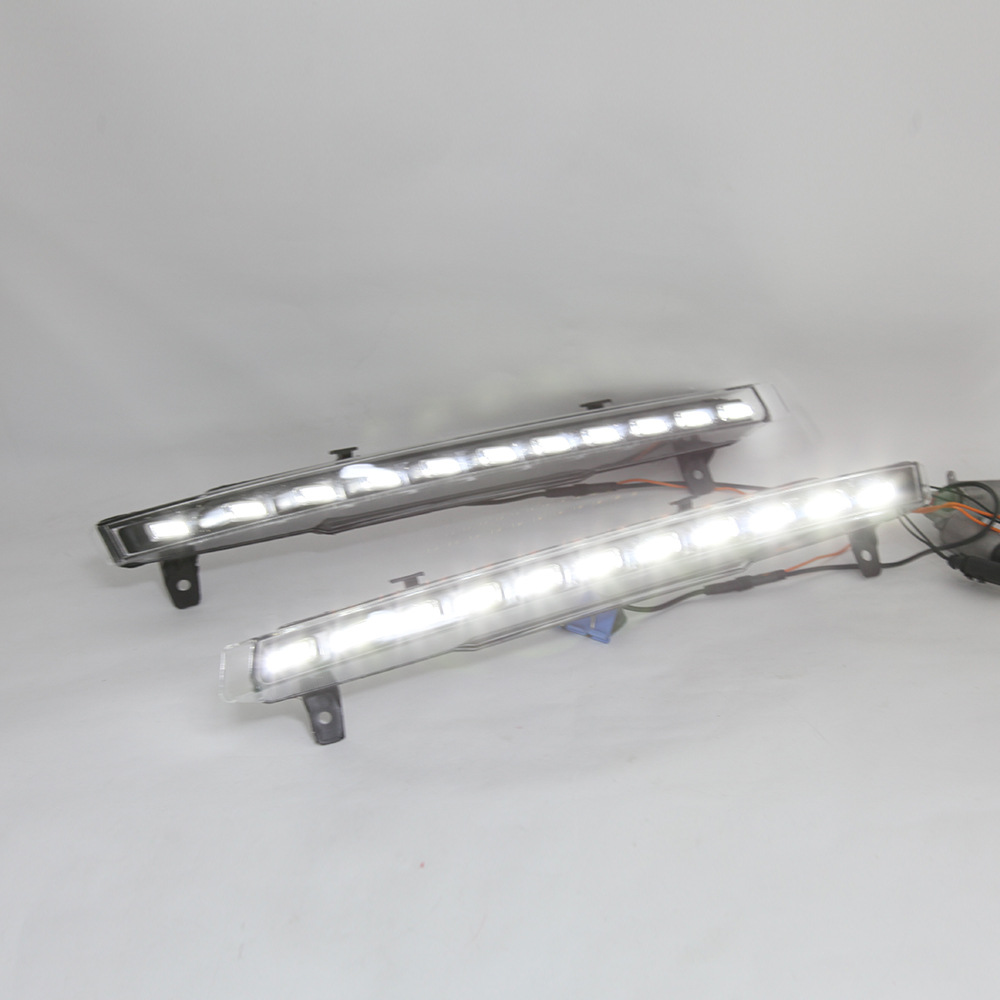 Adecuado para 10-15 Audi Q7 Luz de marcha diurna LED Luz de marcha diurna conducción modificación con dirección de luz amarilla
