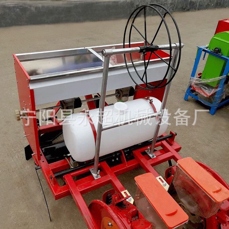 甘肃毛豆种植机 玉米谷子铺膜播种机 膜上打孔 大豆高粱点播机