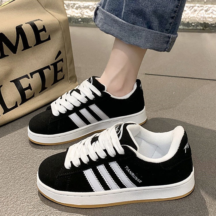 Zapatos blancos pequeños de nicho originales para mujer 2024 primavera y otoño estilo caliente plataforma ligera zapatos deportivos casuales zapatos de pan planos