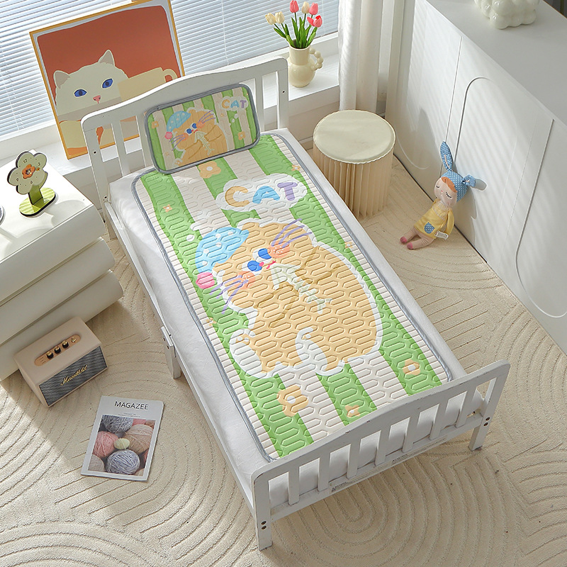 녹색 줄무늬 고양이