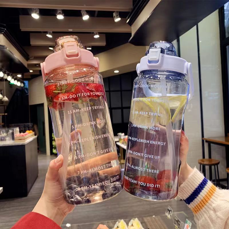 Extra-Large Capacity Sports Water Bottle for Cycling and Outdoor Fitness, Women's Water Cup with Straw and Scale, 2000ml Summer Water Bottle