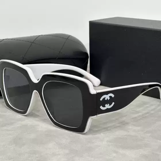 Xiaoxiang New Sunglasses - Square Frame, Two-Tone, Celebrity Xin Zhilei Style, for Travel, Driving, Vacation