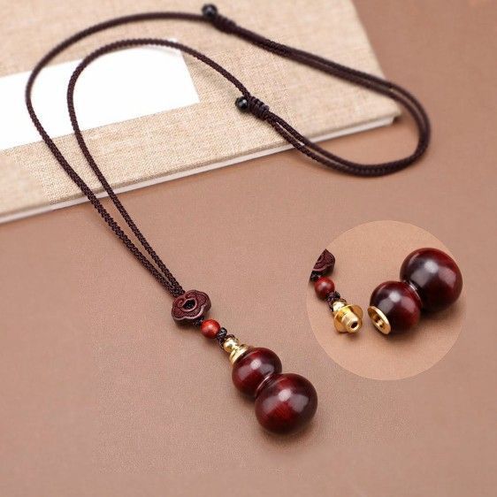 Collar de colgante de sándalo verde retro se puede abrir caja de píldoras de fragancia suéter de cadena colgante accesorios para hombres y mujeres