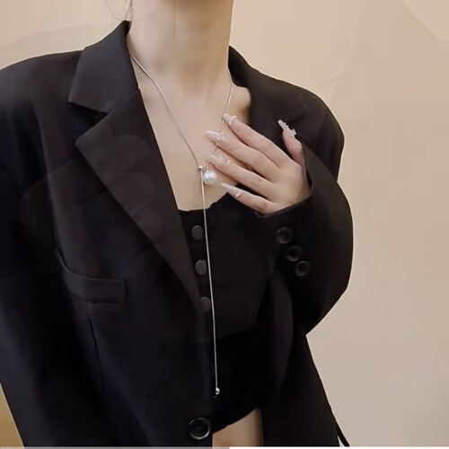 Pearl Necklace Women's Light Luxury Niche New Necklace Long Clavicle Sweater Chain Attractive Accessories