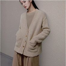 品牌高货 意大利驼牌羊毛彩点粒子纱 高克重V领廓形厚实开衫外套