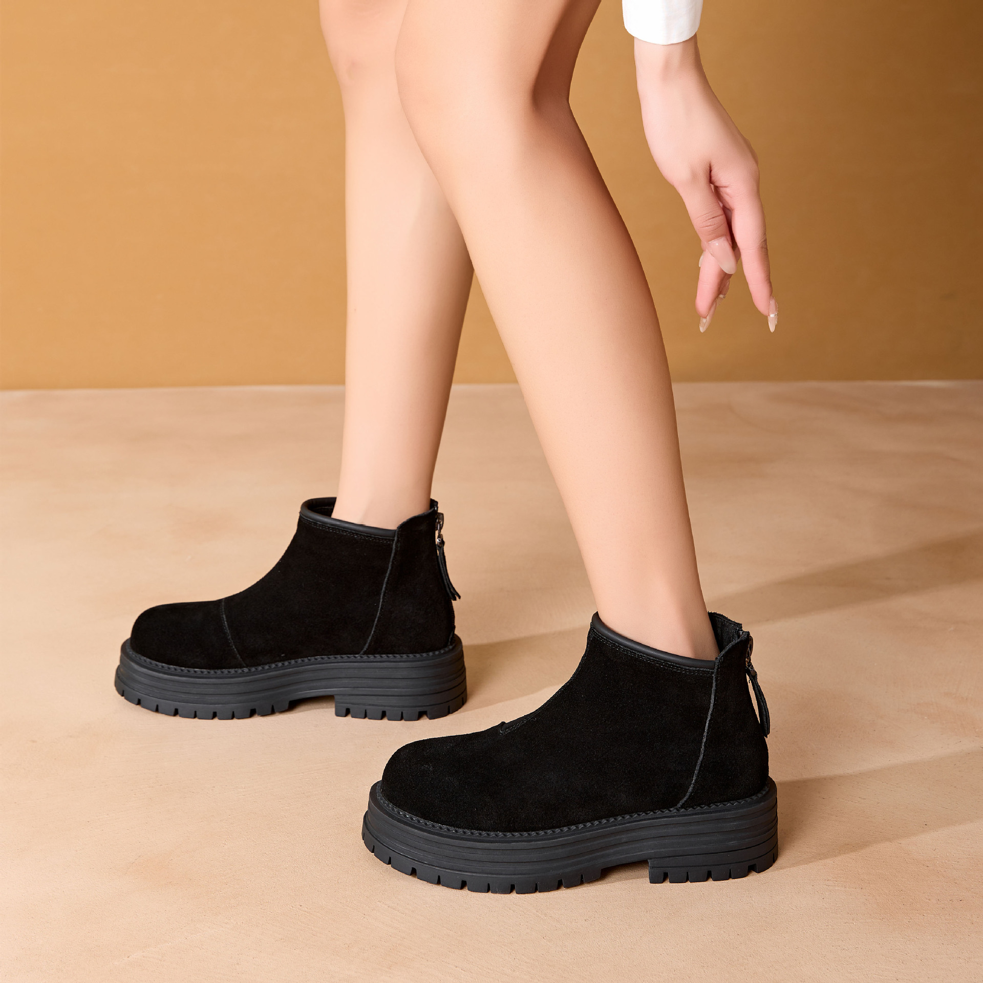 Women's Retro Suede Boots With Warm Fleece Lining And Thick Sole_voghion.com
