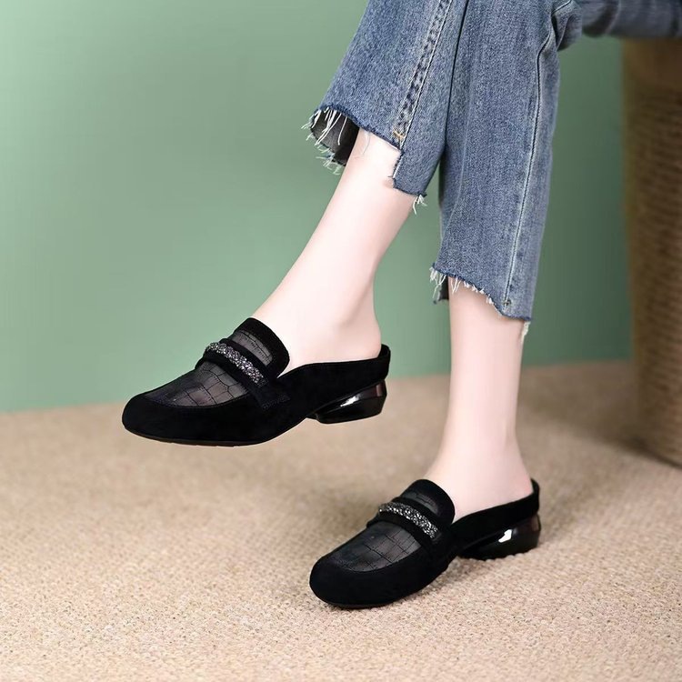 2026 nuevo verano redonda zapatos de cuero plano hueco respirable zapatos de frijol sandalias madre