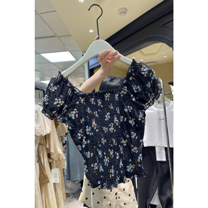 Thirteen Lines 2025 新しい夏スタイルフレンチ V ネックプリーツ耳半袖花柄シャツ女性のためのショートトップ|undefined