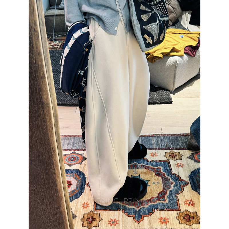Loose Wide-Leg Casual Pants for Women, Autumn 400g Baby Fleece, Milk Apricot Color, Banana Sweatpants, High Waist, Slimming Effect # 2692J