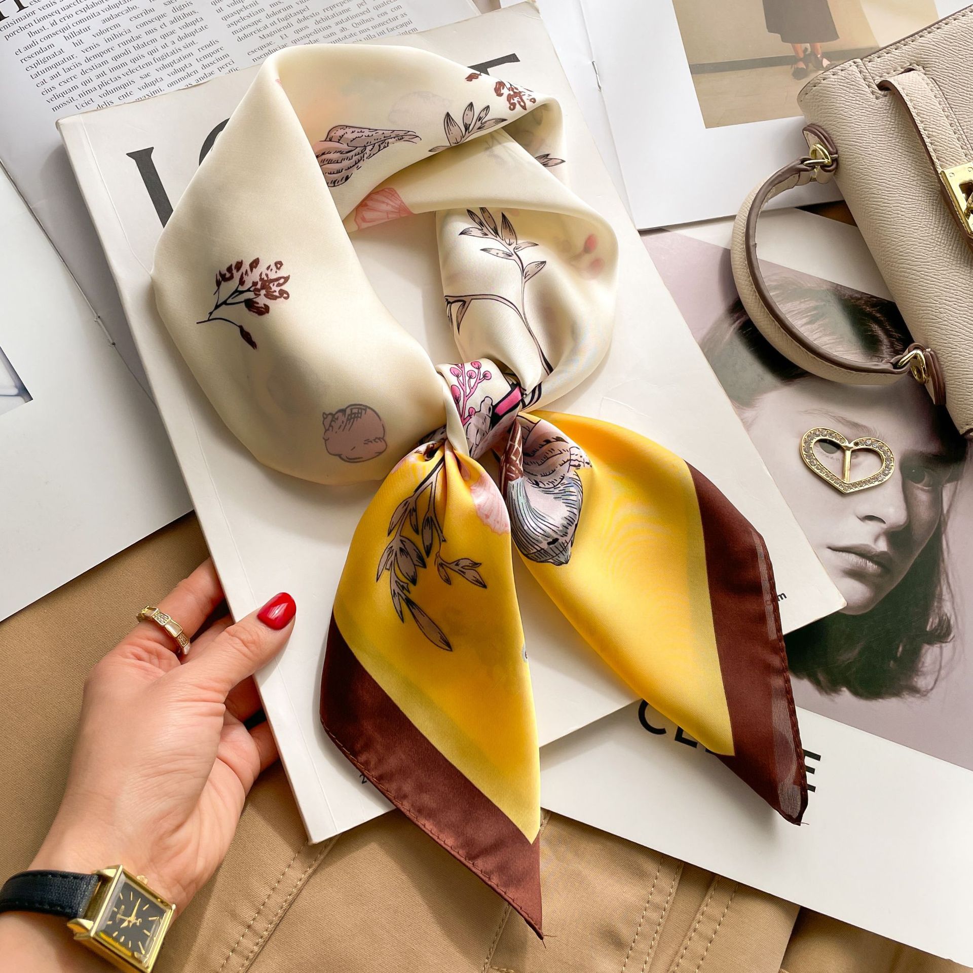 A0078 쉘 가지와 덩굴 라이트 옐로우