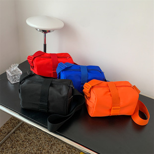 �μ��Ůʿ���^�������e���д������㮔���r�б�y��朼�ɫ���^��