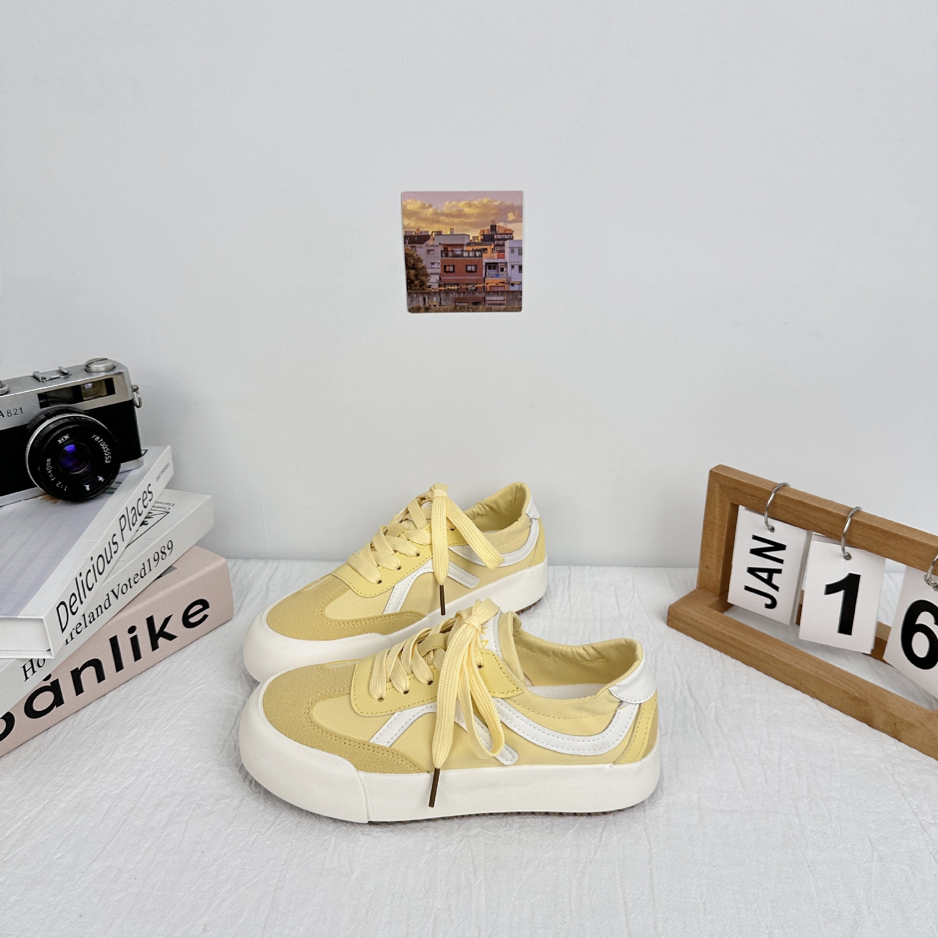 6659 zapatos de suela gruesa para mujeres 2025 nuevo diseño de nicho retro chic cabeza redonda versátil original zapatos de entrenamiento