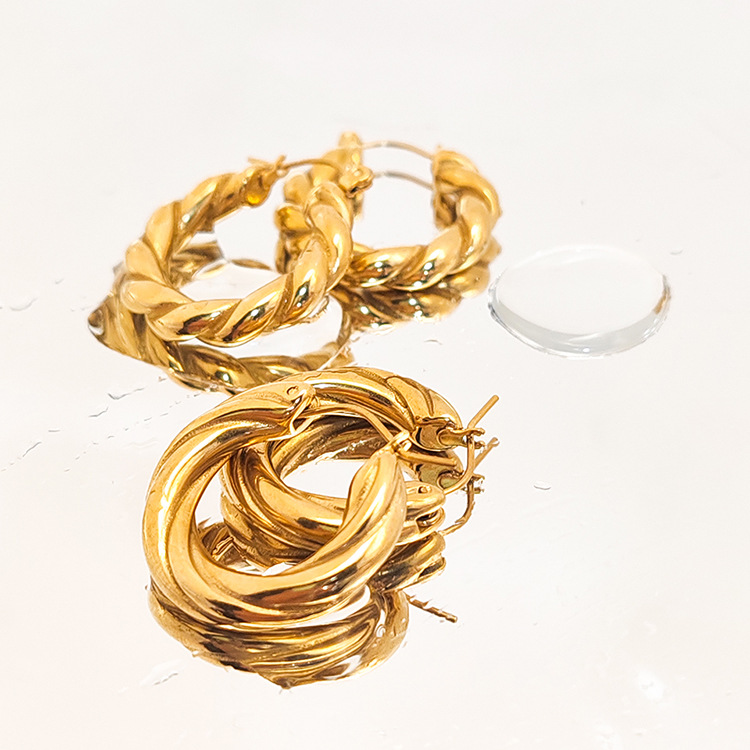 1 Paar Einfacher Stil Geometrisch Überzug Rostfreier Stahl 18 Karat Vergoldet Reif Ohrringe display picture 14