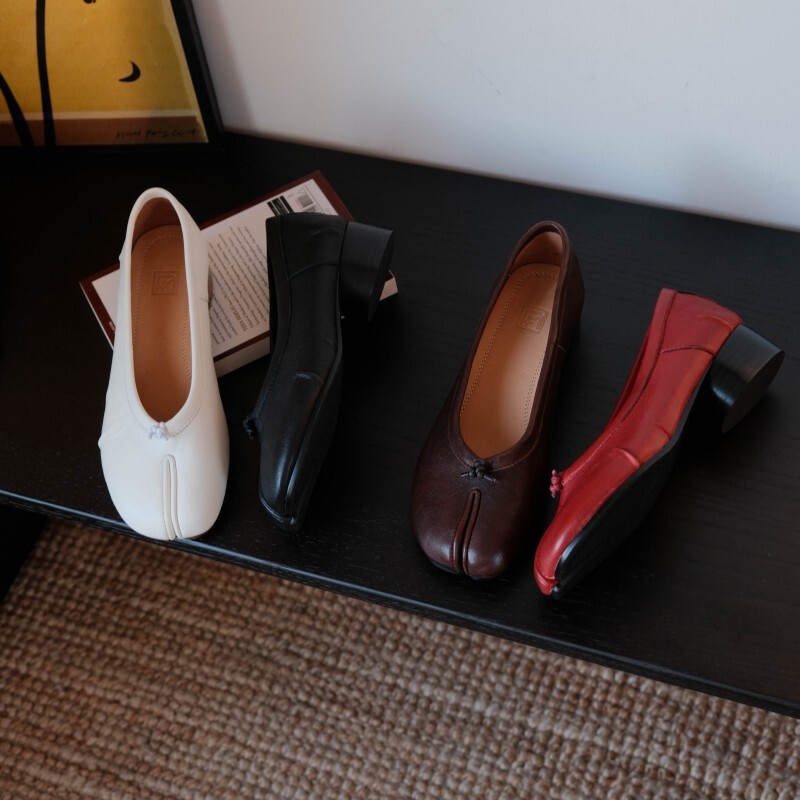 Sheepskin Version~Grape Ma Same Style Pig's Hoof Split-Toe 2026 New Spring and Autumn Chunky Heel Retro Mid-Heel Ballet Flats
