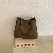 ���s�ٴ�С������ˮͰ��Ů2026�����¿��p�݆μ�б����ٴ����ذ�