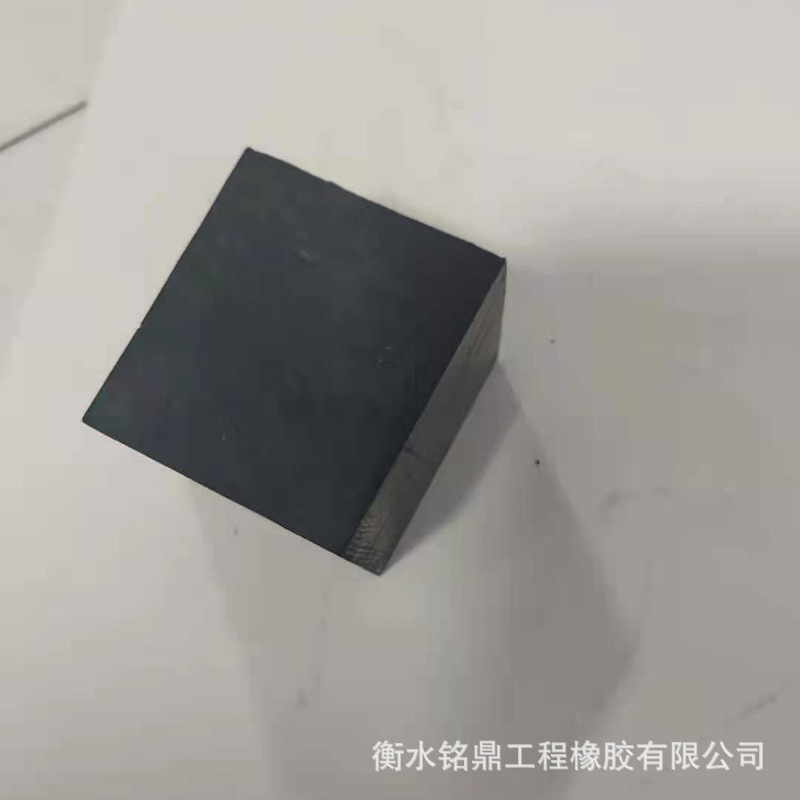 桥梁抗震拉杆楔形橡胶垫块黑色填充橡胶垫片硫化楔形橡胶垫块打孔