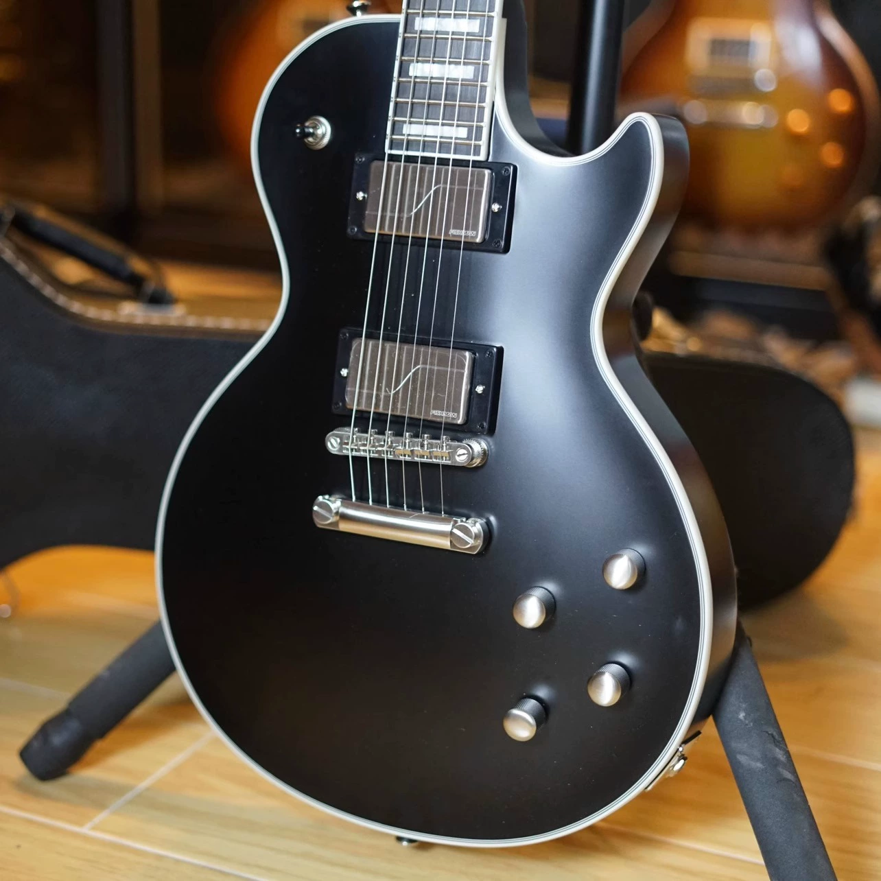 Epiphone Prophecy LP матовая чёрная электрогитара