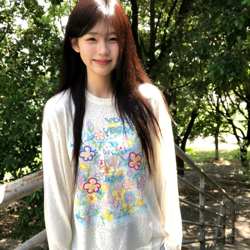 Korean-Style White Sun-Protective Printed Long-Sleeve T-Shirt for Women, Summer Thin Loose Chiffon Beautiful and Stylish Cover-Up Top Korean-Style White Sun-Protective Printed Long-Sleeve T-Shirt for Women, Summer Thin Loose Chiffon Beautiful and Stylish Cover-Up Top
