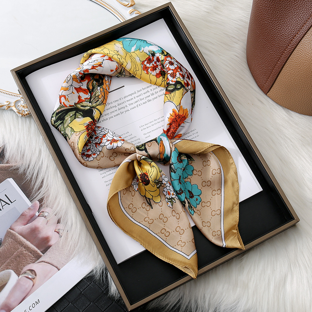 Primavera y otoño explosión impresa bufandas cuadradas retro flores antiguas bufandas ligeras de lujo de alto nivel bufandas de seda simuladas