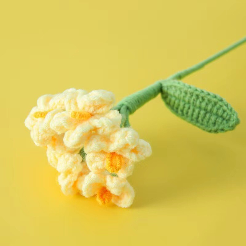教師の日のプレゼントヒマワリの毛糸の花の手作りの毛糸のメリヤスは花の教師の日の花束の完成品をシミュレーションします。|undefined