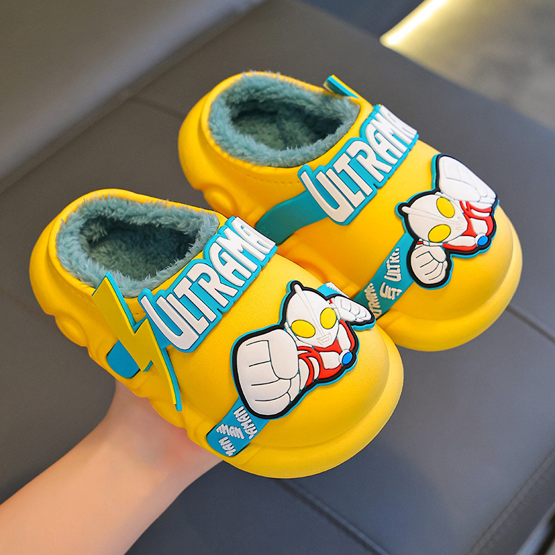 2024 nuevo invierno Ultraman zapatillas de algodón para niños impermeables calientes de peluche para niños pequeños y grandes zapatillas de algodón para niños pequeños