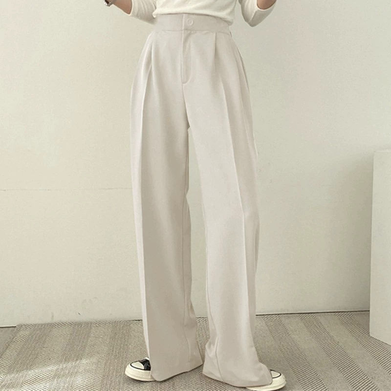 Autumn women's suit set, fitted blazer & trousers, tailored high-quality seasonal style