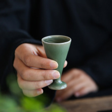 越窑青瓷酒杯家用小号高脚白酒陶瓷杯中式仿宋古风烈酒杯一两口杯