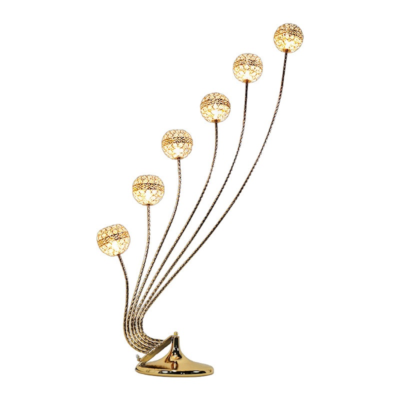 Accesorios de boda, candelabro de diamantes, decoración de escena, diseño, festival de hierro geométrico, candelabro de cristal alto, guía de carretera