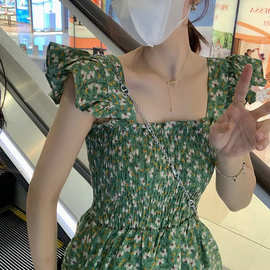 日系小清新方领小飞袖法式连衣裙绿色碎花吊带裙小个子裙子女显瘦