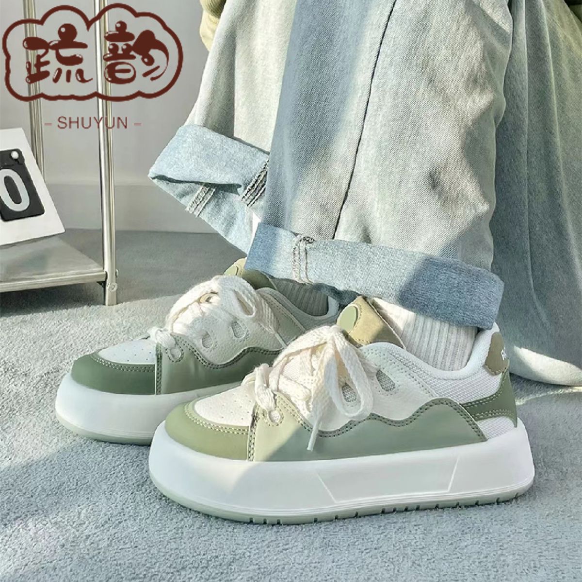 Matcha verde gran cabeza pequeña zapatos blancos para mujeres 2024 nuevos ins zapatos de pan para mujeres zapatos de skate originales de suela gruesa