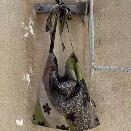 2025新款时尚百搭枫叶印花单肩包女大容量帆布包休闲通勤手提包