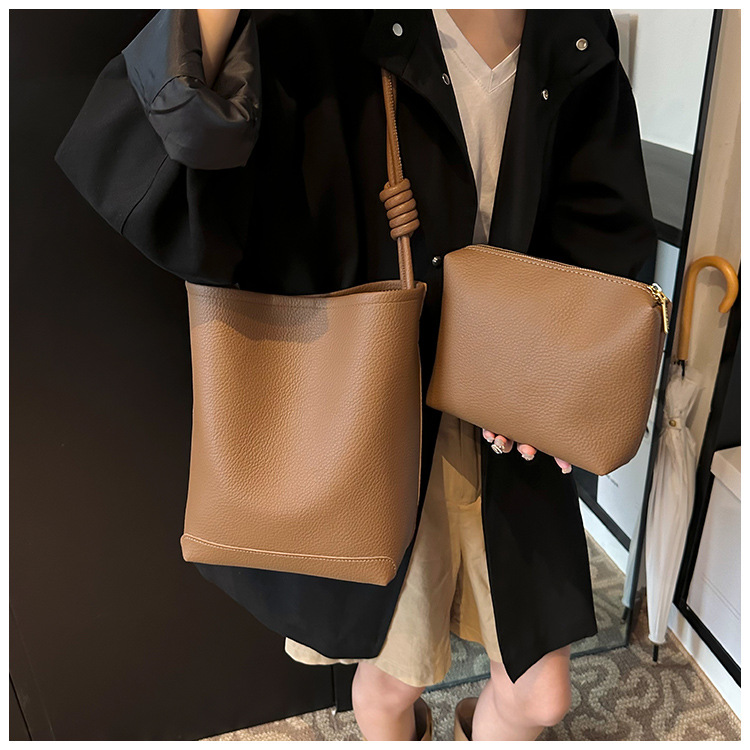 Einfache trendige große Kapazität Eimer 2024 neue Pendler Mutter und Kind modische Textur Frauen einzelne Schulter_voghion.com