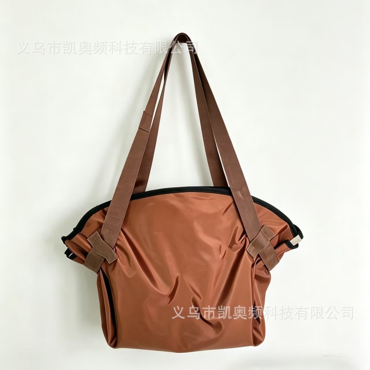 2026 Amazon Travel Camping Storage Bag Large Capacity Single Shoulder Crossbody Luggage Bag Women's Fashionable Shoulder Bag