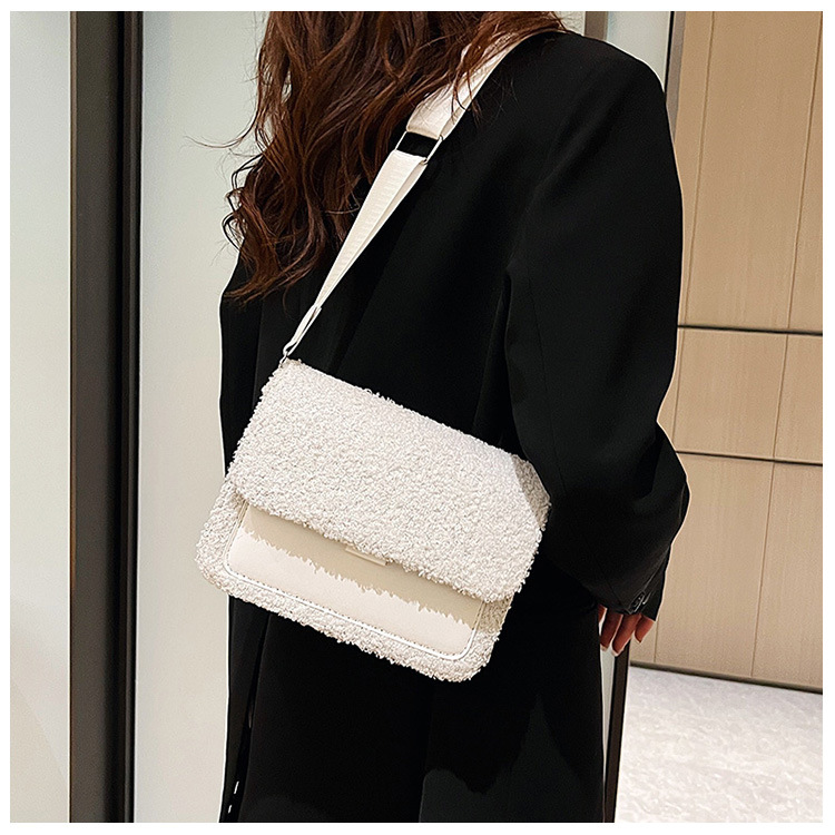The 2024 new Korean-style trendy square lambskin patchwork single-shoulder crossbody bag is a fashionable and cute small square bag for girls undefined