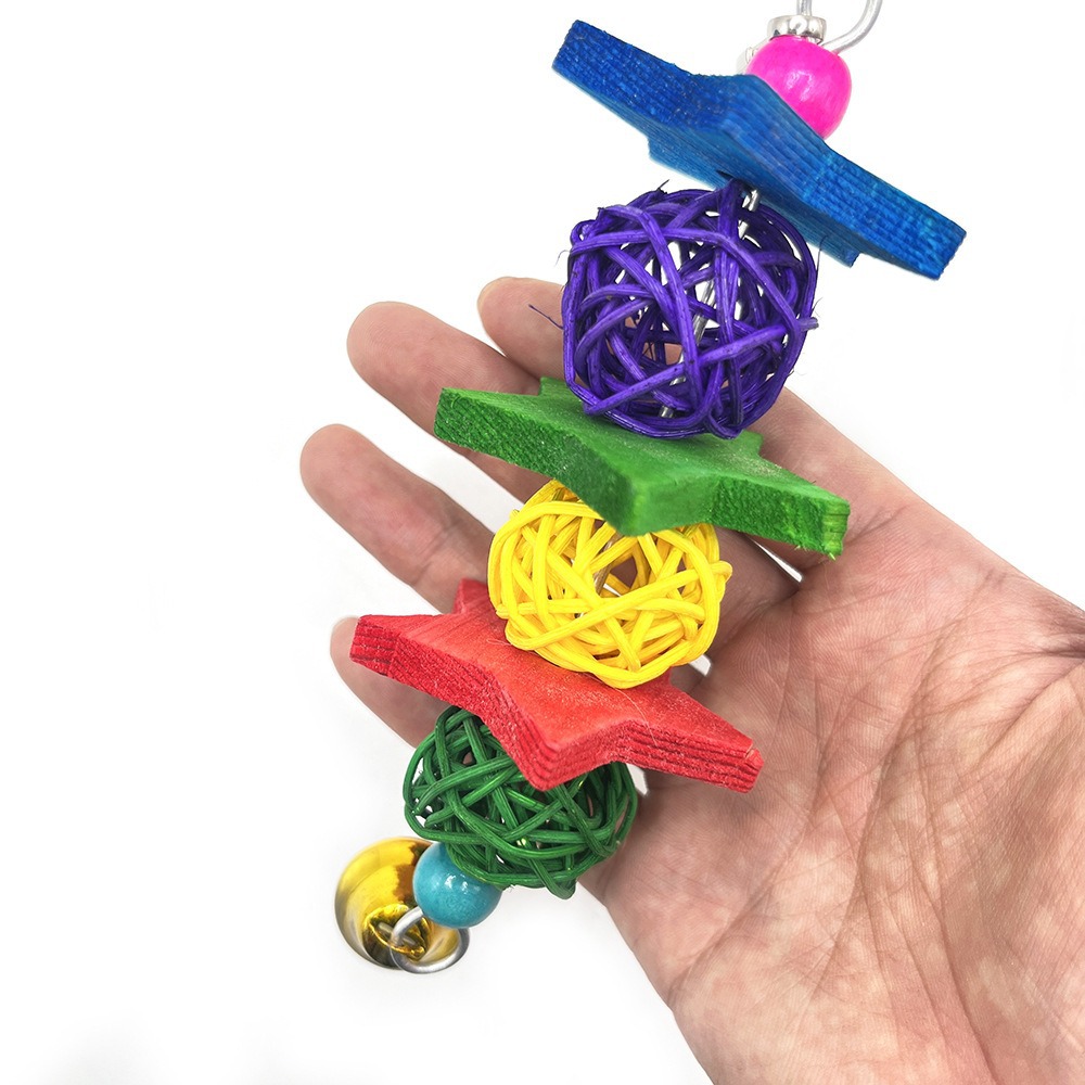 Juego de juguetes de loro, juguetes combinados, columpios de colores, campanas, brochetas, juguetes de ratán, mordeduras de pájaros, juguetes de hámster