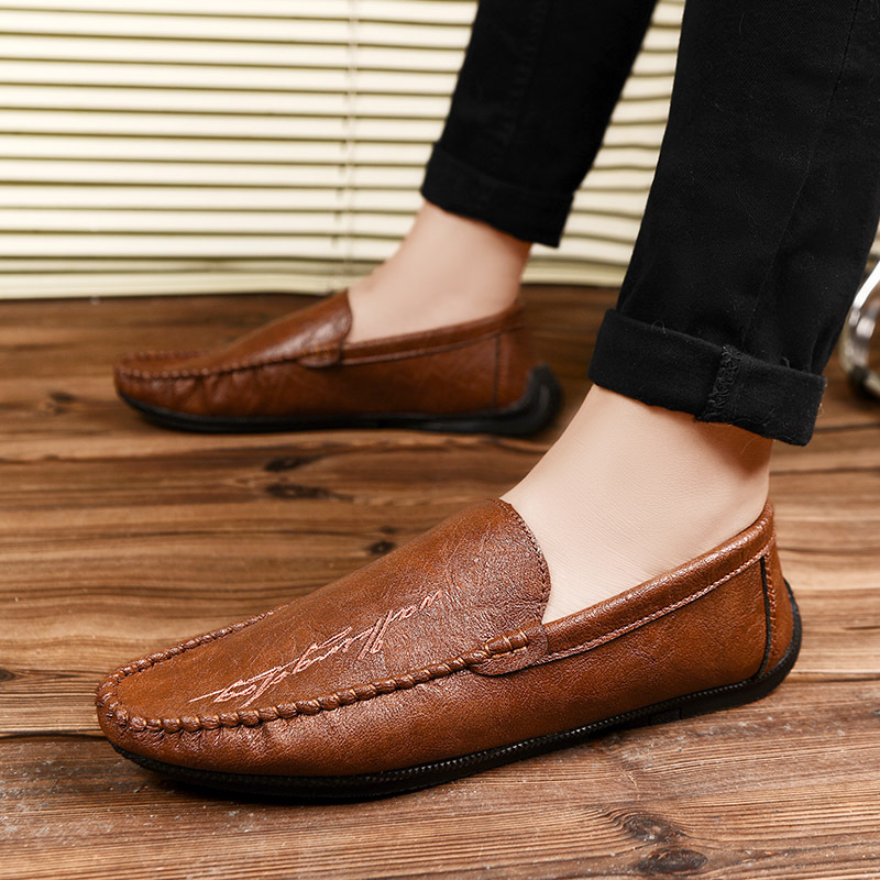 Demi-season fashionable lightweight casual footwear all-season