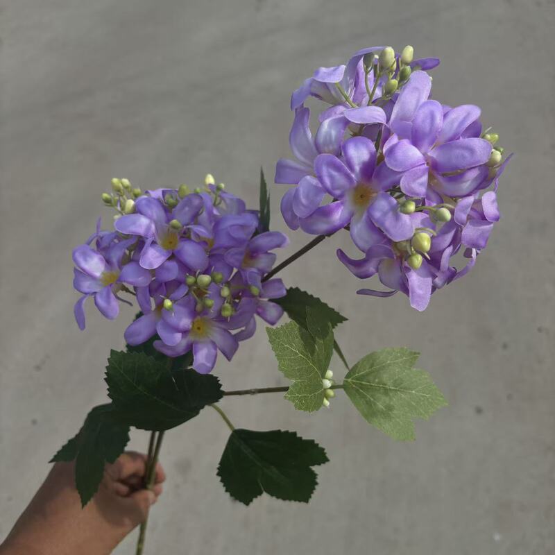 Artificial hydrangea flowers for decorative arrangements, photography, hotel decor, and wholesale outdoor photography