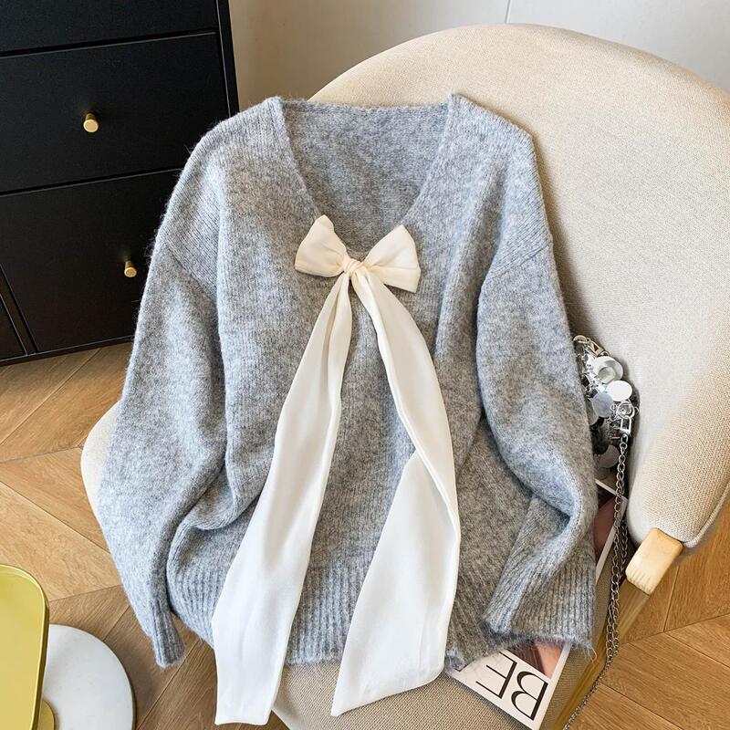 Fashionable Korean-style bow V-neck soft gray knitted sweater for women, autumn plus-size slimming top for plus-size ladies Fashionable Korean-style bow V-neck soft gray knitted sweater for women, autumn plus-size slimming top for plus-size ladies