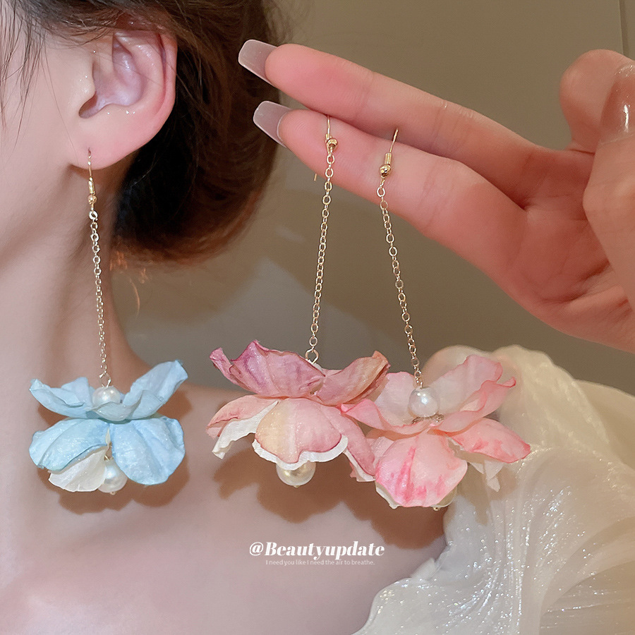 Pendientes de borla de perlas de flores de tela, lujo ligero, estilo de vacaciones junto al mar, diseño único, pendiente de gancho para la oreja, mujer