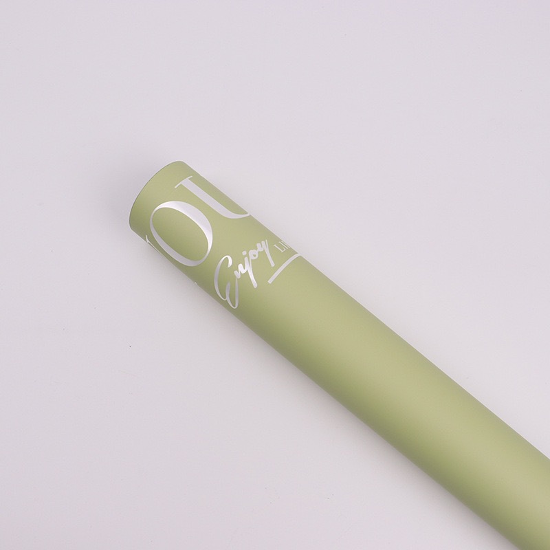 El nuevo papel de embalaje en inglés de Li Zhiran Jane Eyre abraza el papel de embalaje de flores para el día de San Valentín