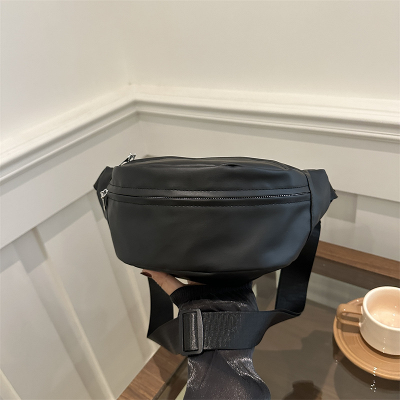 Bolso de pecho de moda de este año 2024 invierno nuevo estilo salvaje ins marca de moda ins bolso de mensajero de un solo hombro bolso de pecho deportivo