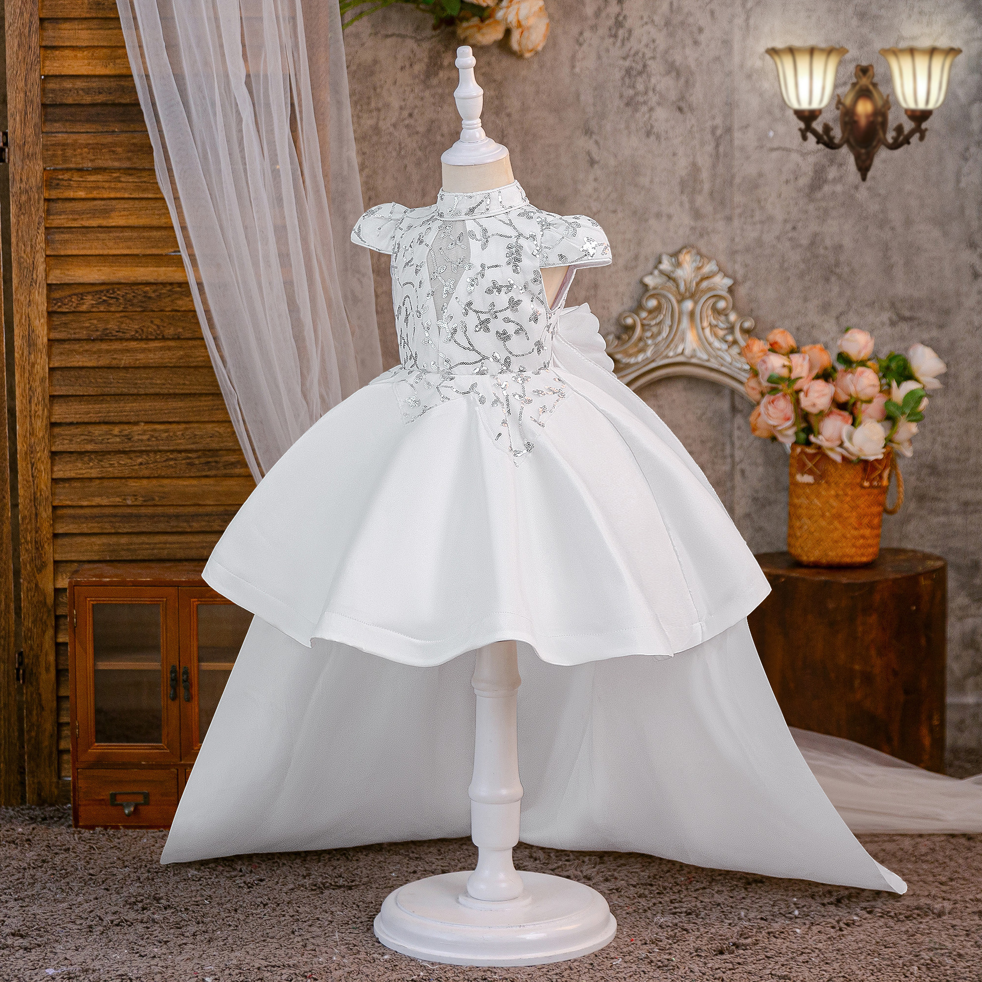 2025 vestido de niñas de satén transfronterizo vestido de princesa de niños espectáculo de lujo ligero vestido de florista